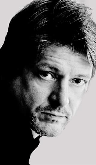 Neil Poulton, designer di Calipso