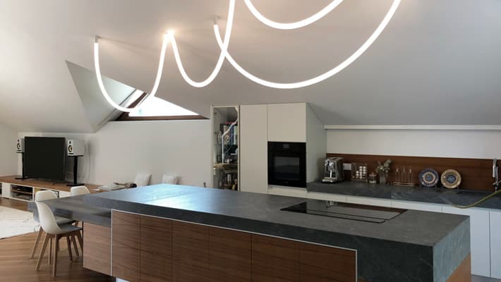 Dettaglio lampada con temperatura colore neutra
